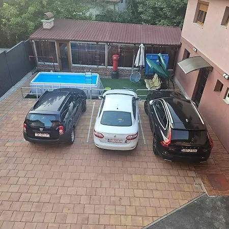 Savanovic באניה לוקה