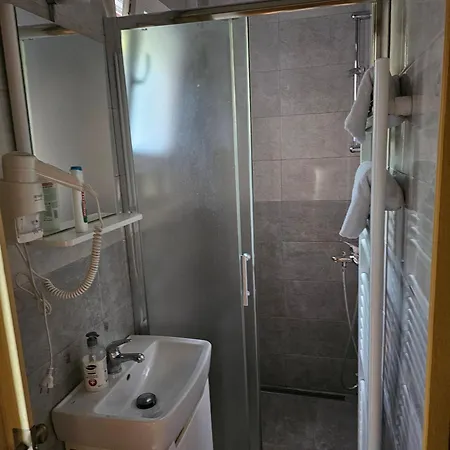 Savanovic * באניה לוקה