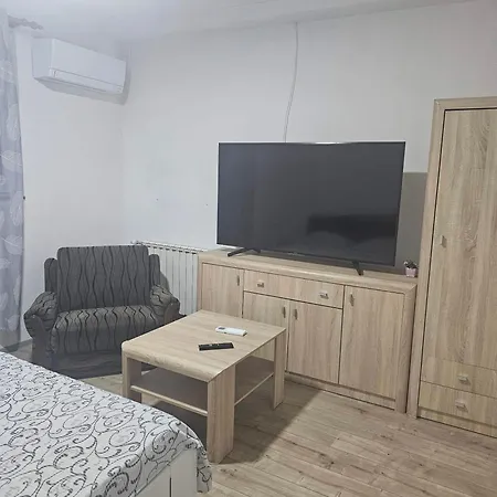 Savanovic דירה באניה לוקה