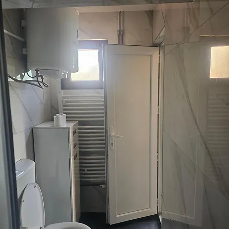 Savanovic * באניה לוקה